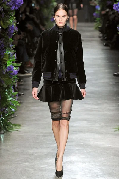 Look 24